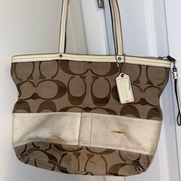 Used COACH purse - Picture 2 of 6